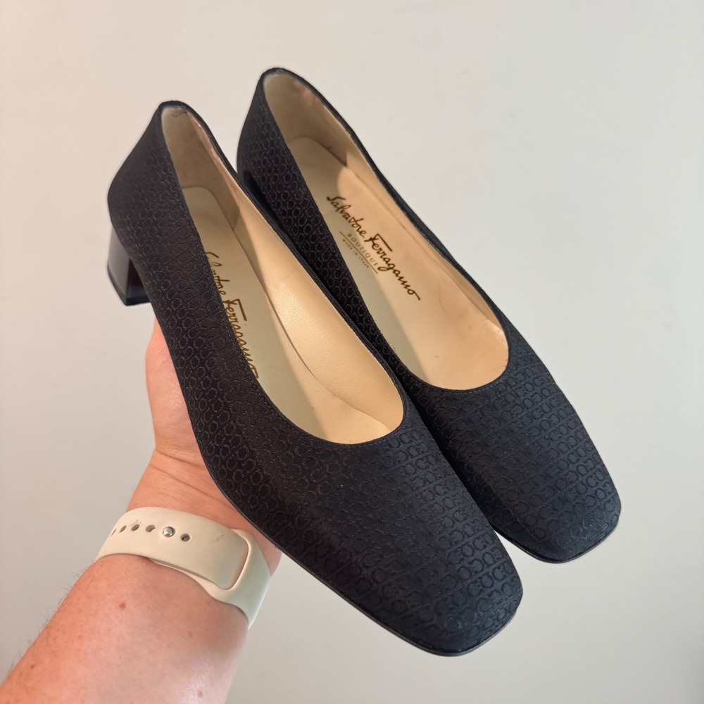 Salvatore Ferragamo Black Gancini Monogram Pumps Square Toe Block Heel 7B